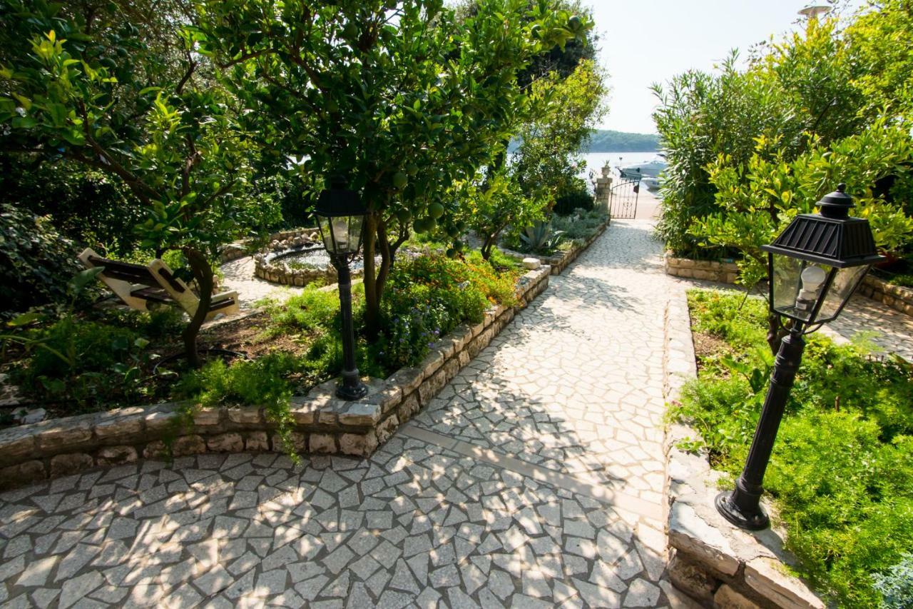 Apartments Picolo Paradiso Miljenko Debelic Barbat na Rabu Εξωτερικό φωτογραφία