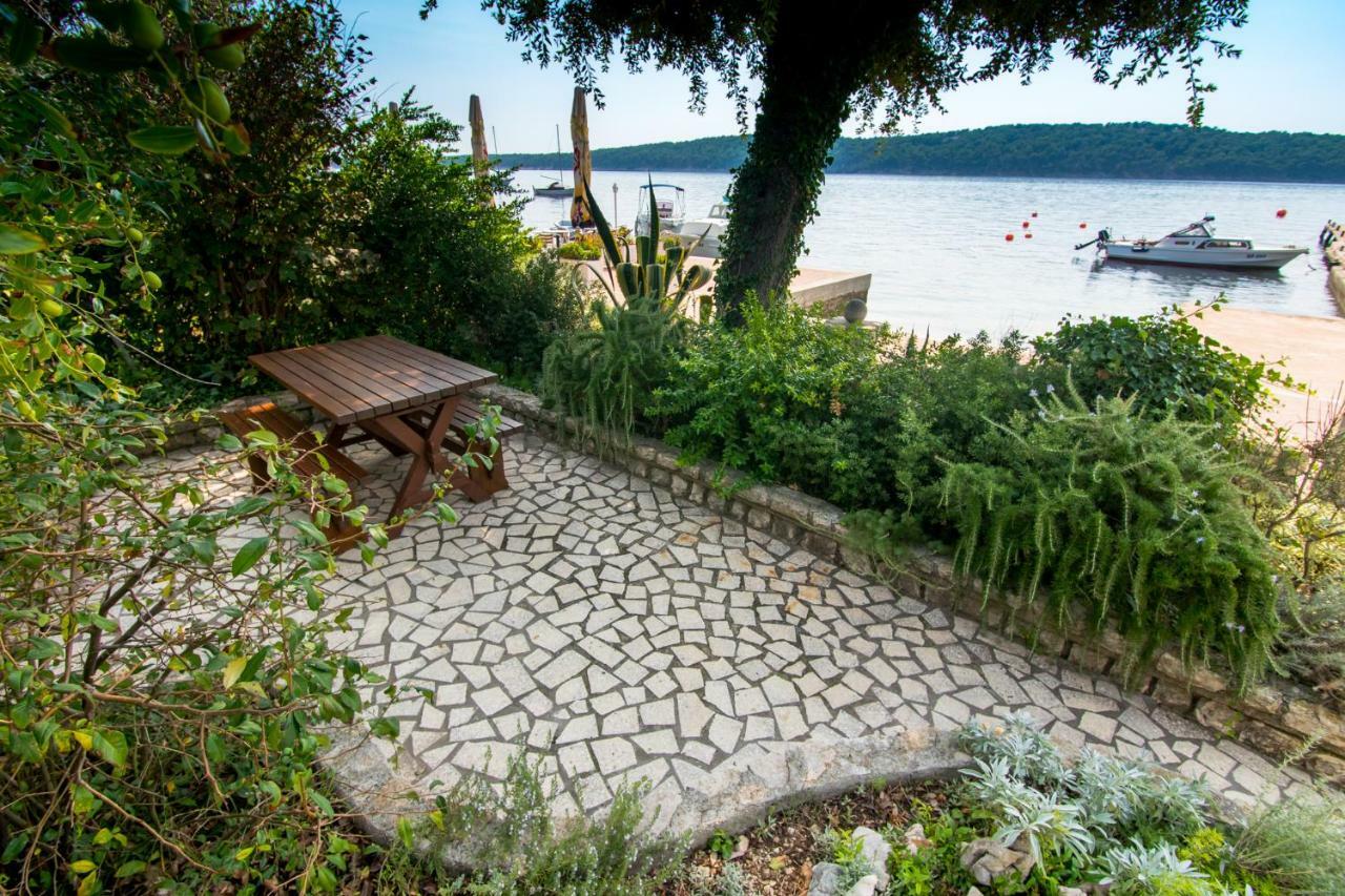 Apartments Picolo Paradiso Miljenko Debelic Barbat na Rabu Εξωτερικό φωτογραφία
