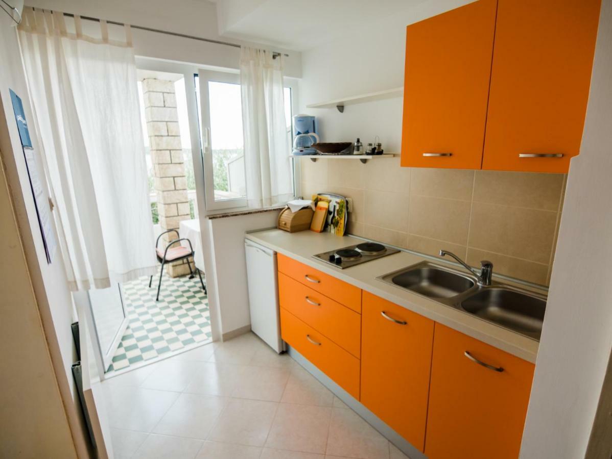 Apartments Picolo Paradiso Miljenko Debelic Barbat na Rabu Εξωτερικό φωτογραφία