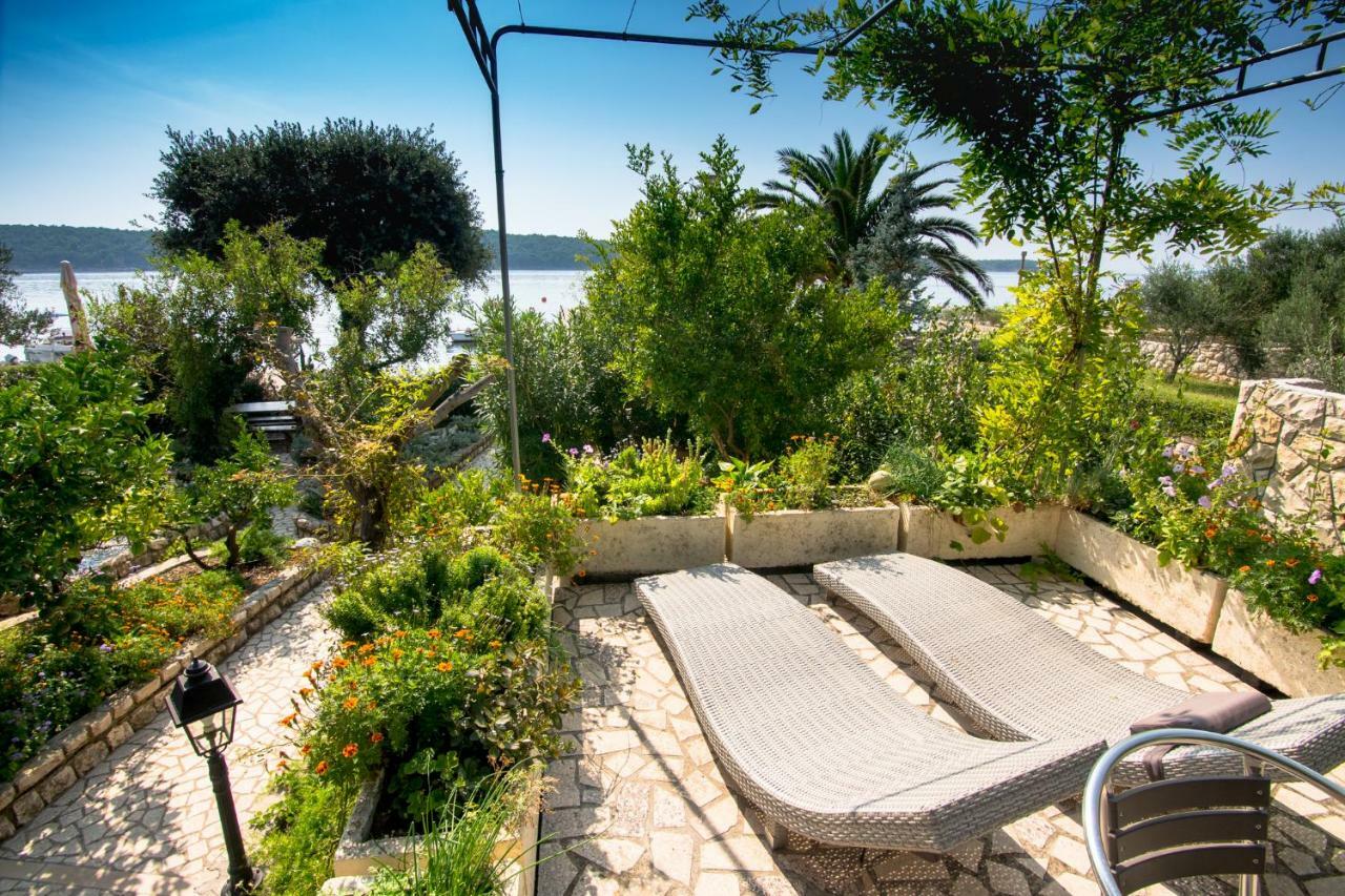 Apartments Picolo Paradiso Miljenko Debelic Barbat na Rabu Εξωτερικό φωτογραφία