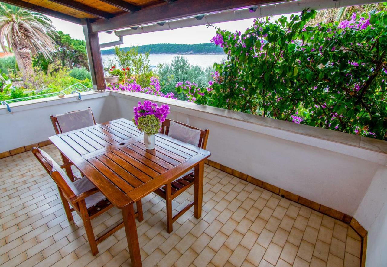 Apartments Picolo Paradiso Miljenko Debelic Barbat na Rabu Εξωτερικό φωτογραφία