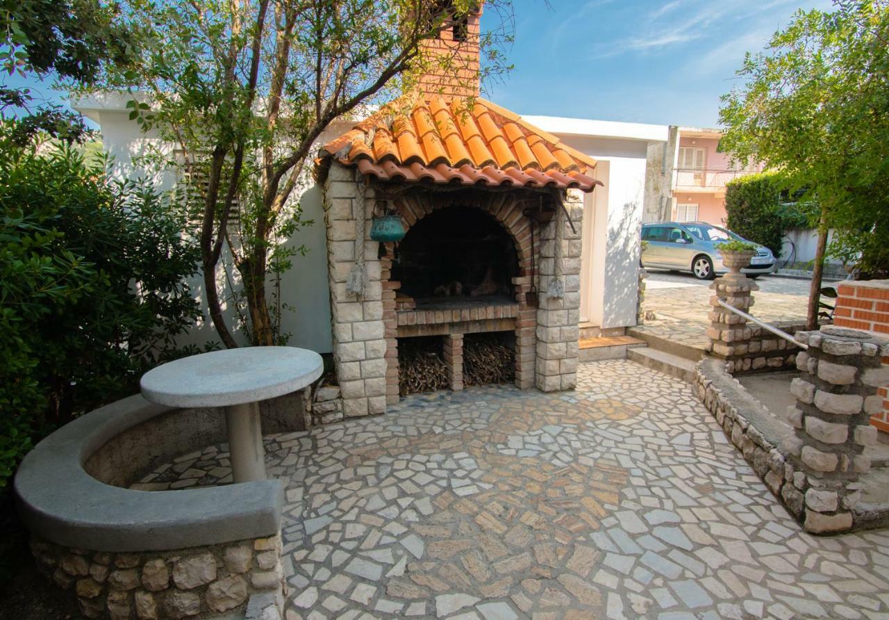 Apartments Picolo Paradiso Miljenko Debelic Barbat na Rabu Εξωτερικό φωτογραφία